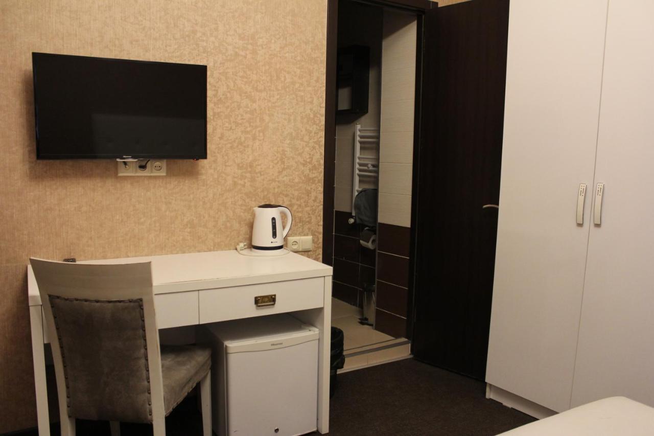 Hotel Plaza ティビリシ エクステリア 写真